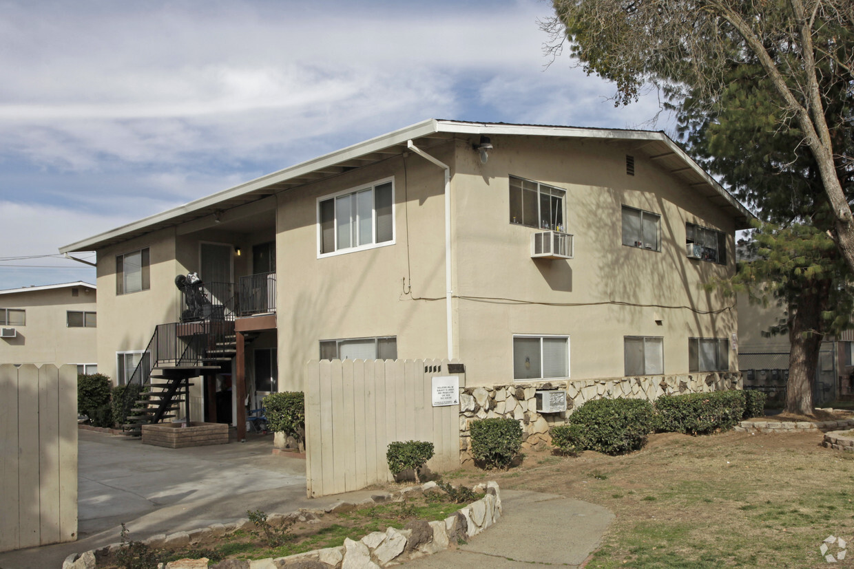 Building Photo - Lynwood Apartments