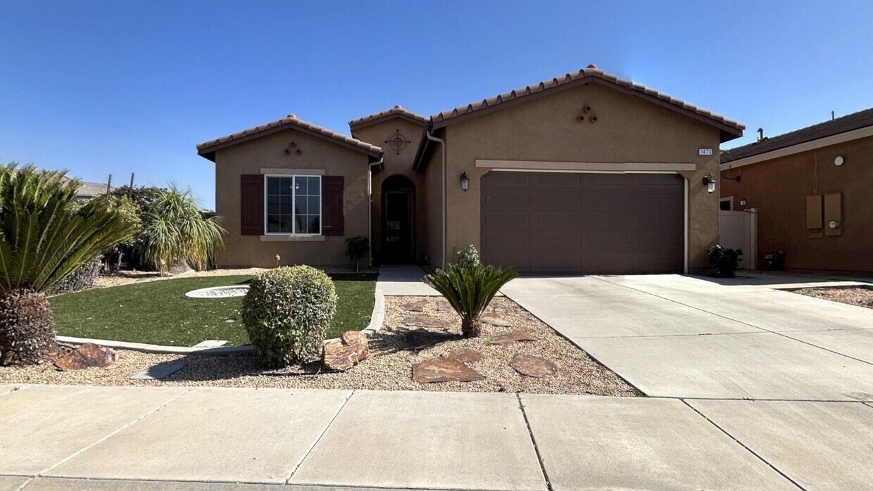 Primary Photo - Gorgeous 2 Bedroom 2 Bathroom Home Located...