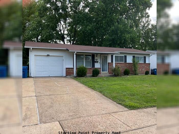 549 Candle Light Ln, Hazelwood, MO 63042 House Rental in Hazelwood