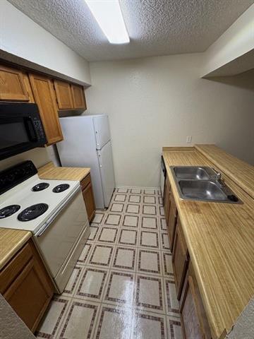 Foto del edificio - 9813 Walnut St