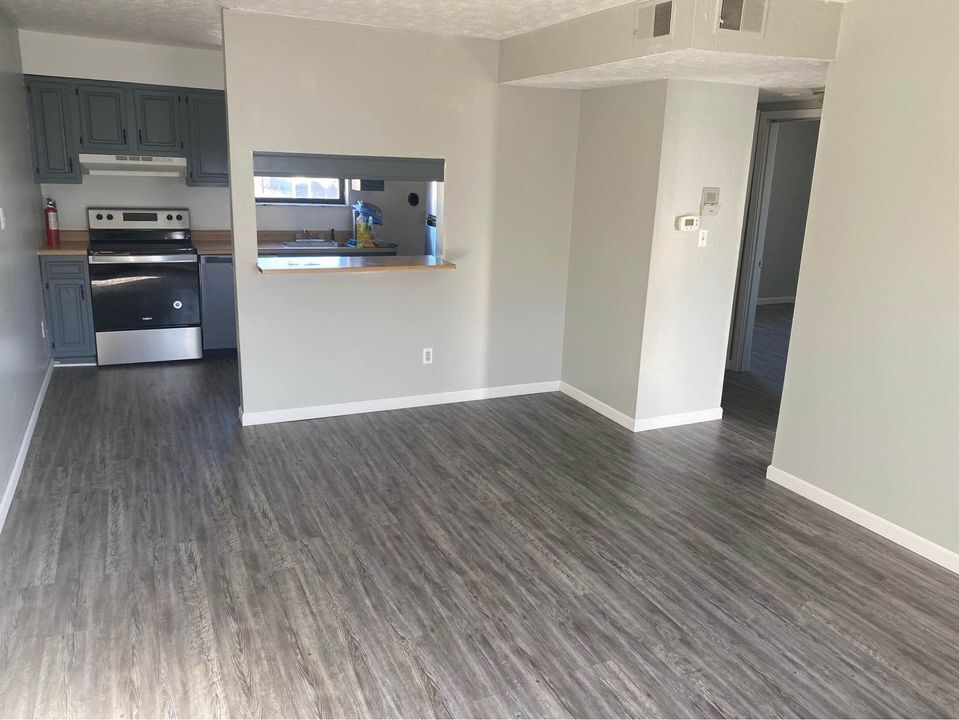 Foto principal - 2407 Collis Ave