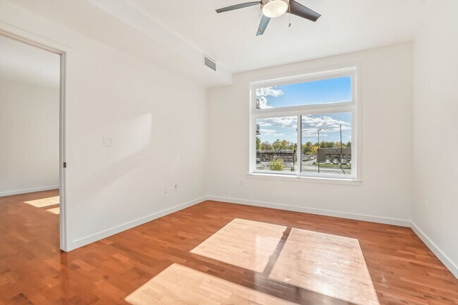 Foto del edificio - Luxury 1 Bedroom Condo with Mountain Views...