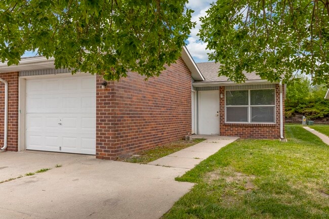 Building Photo - 3441 Portia St