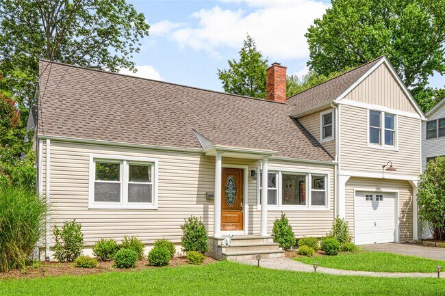 Building Photo - 1504 Raleigh Rd