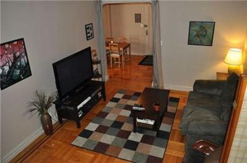 Foto del edificio - 303 W 37th St