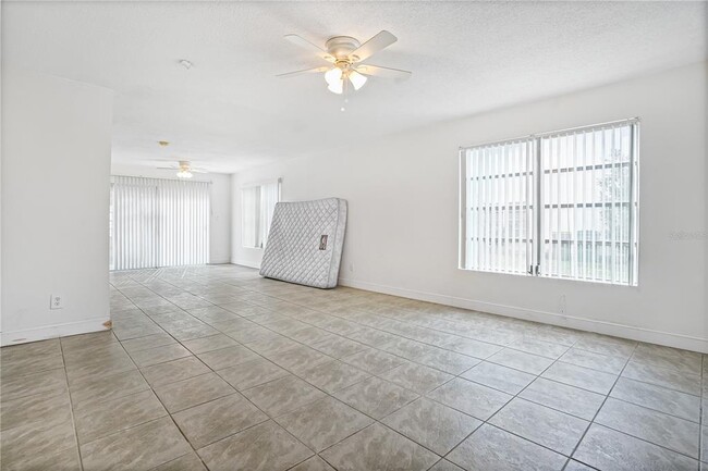 Foto del edificio - 232 Barlow Ave