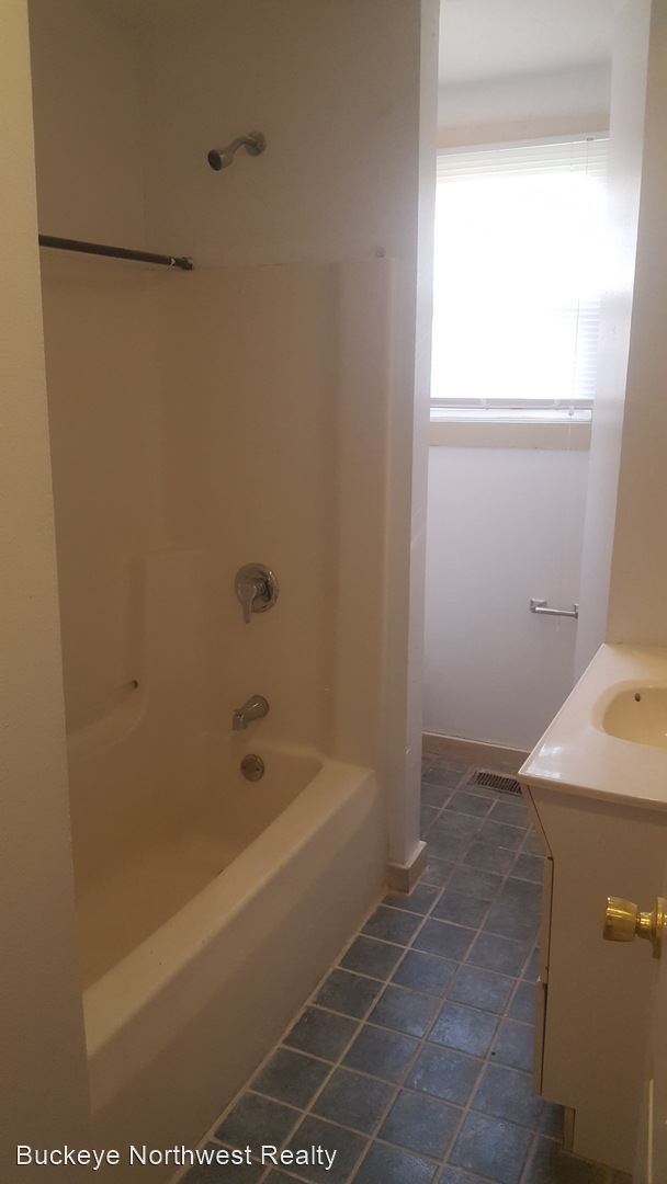 Building Photo - 1565 Jermain Dr