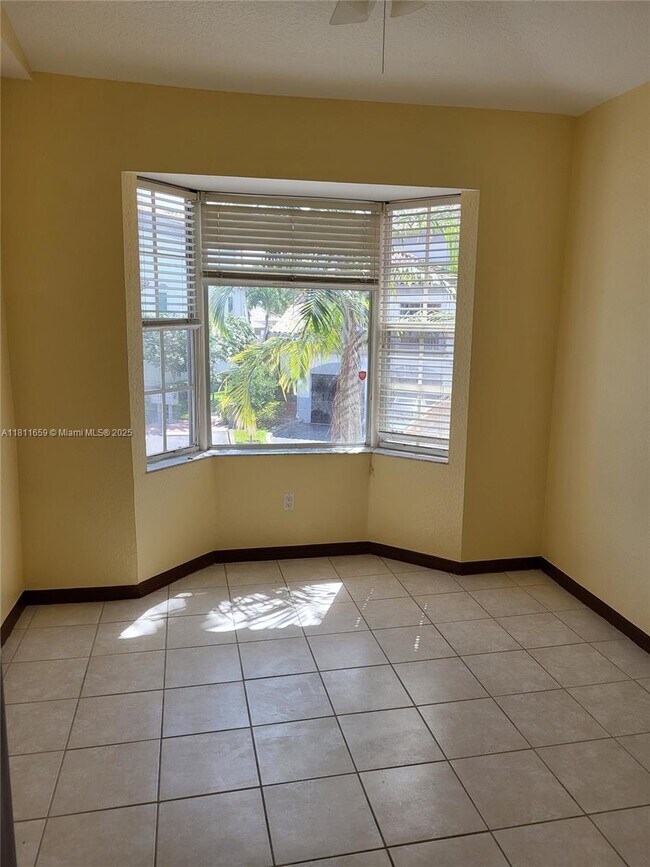 Foto del edificio - 715 SW 148th Ave