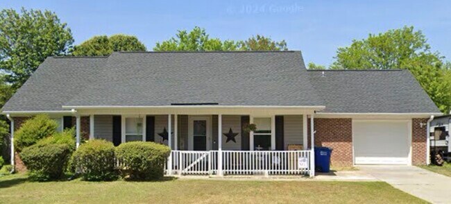 Building Photo - 372 Woodberry Cir