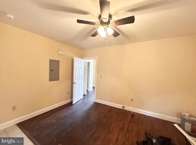 Foto del edificio - 4018 W Girard Ave