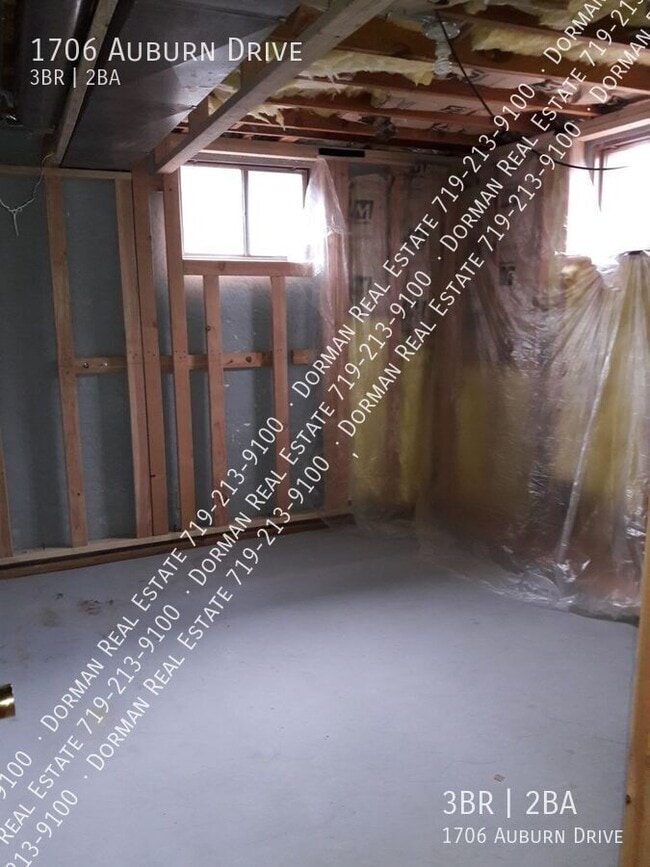 Building Photo - 1706 Auburn Dr