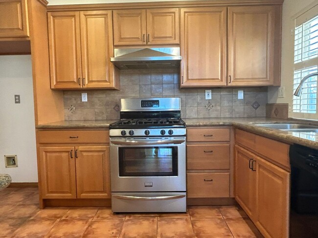 Building Photo - 13474 Columbus Ct