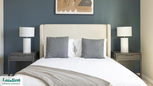 Building Photo - 402 W Lincoln St