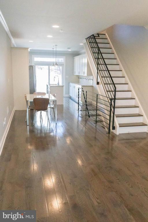 Foto del edificio - 1434 N Myrtlewood St