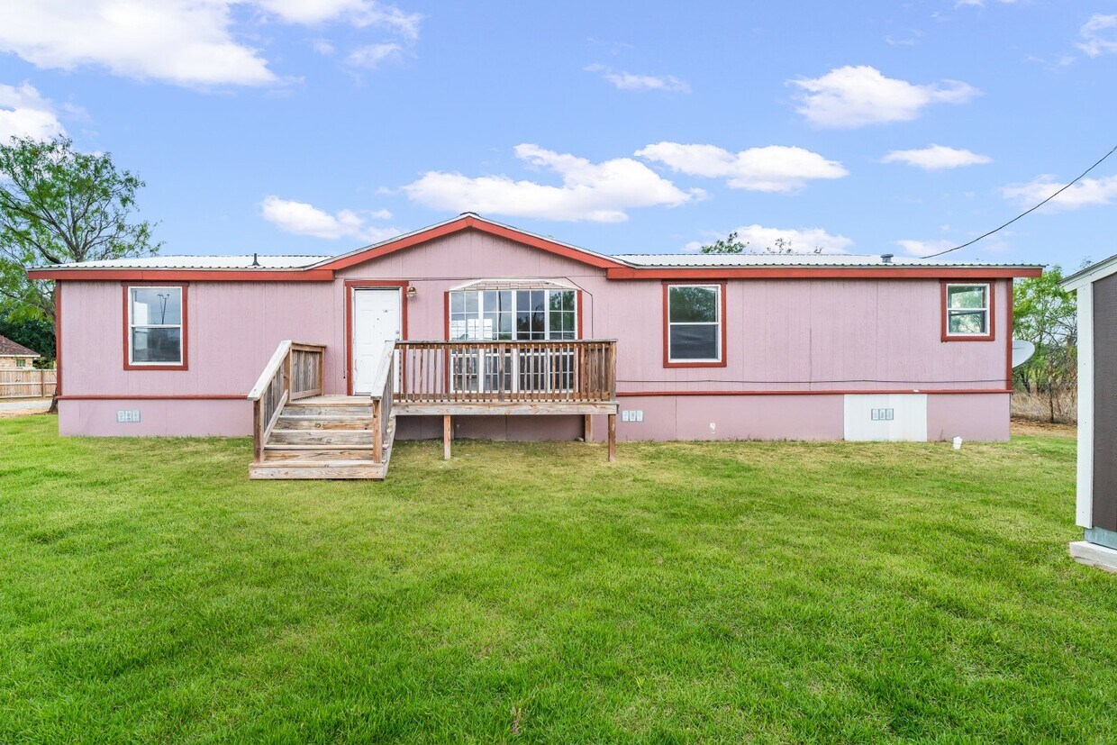 Primary Photo - 8855 E Loop 1604 S #1 Adkins, TX 78101