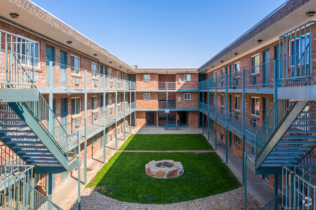 Building Photo - Golden Nugget Apartments