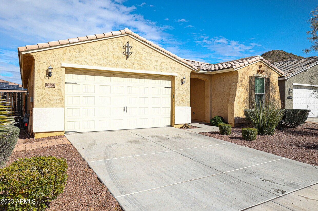 Primary Photo - 10398 W Rosewood Ln