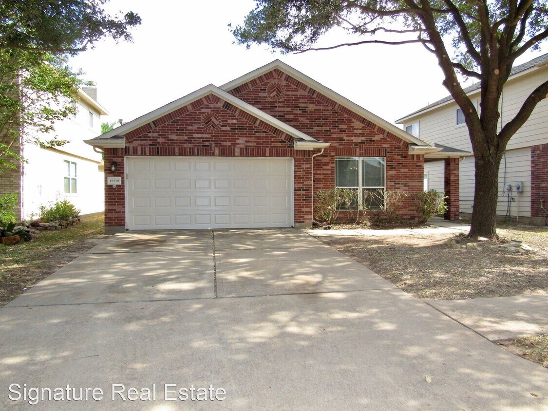 Foto principal - 3 br, 2 bath House - 19530 Rum River Ct