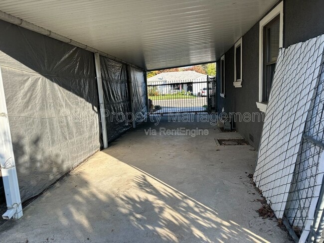 Building Photo - 5700 61st St