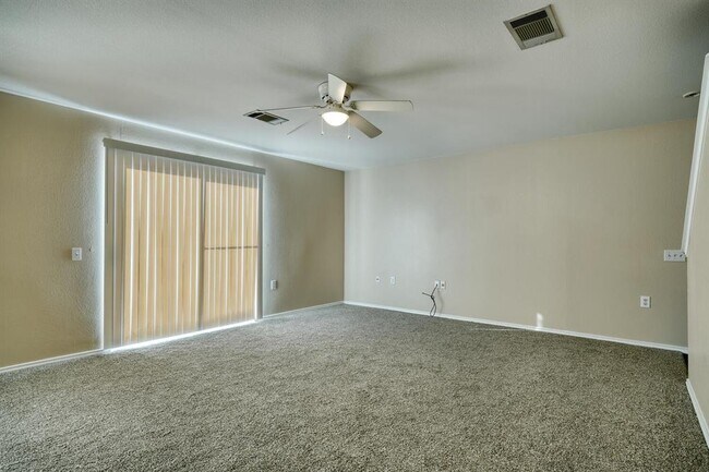 Foto del edificio - 7537 Redrick Dr