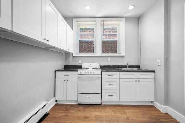 Building Photo - 972 McLean Ave