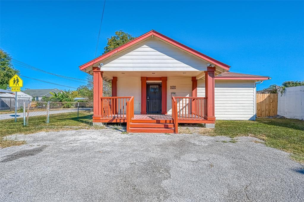 327 E Crosstimbers St, Houston, TX 77022 House Rental in Houston, TX