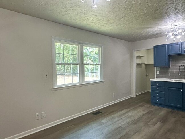 Foto del edificio - 1609 Grandview Dr