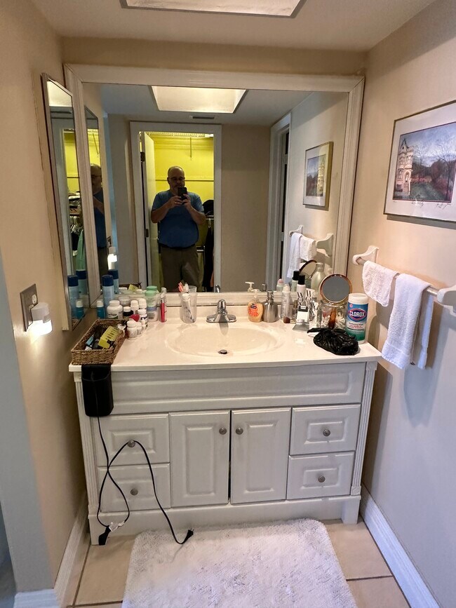 Master Bath - 1507 Cape Coral Pky W