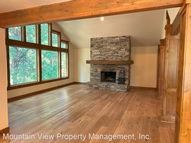 Building Photo - 3 br, 2.5 bath House - 2834 NW Lakemont Dr.