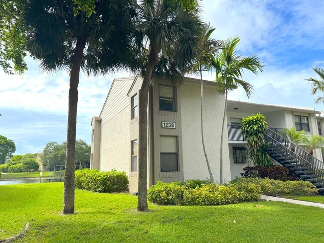 Building Photo - 1238 S Military Trail