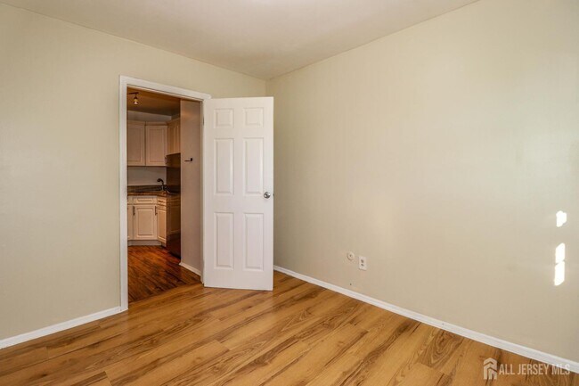 Building Photo - 312 Edison Glen Terrace