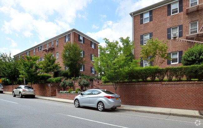 Building Photo - Patricia Apartments