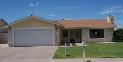 Building Photo - 2304 W Bullock Ave