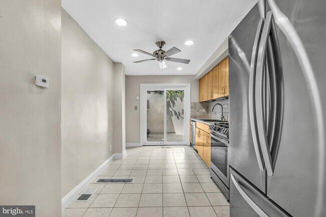 Foto del edificio - 560 N Judson St