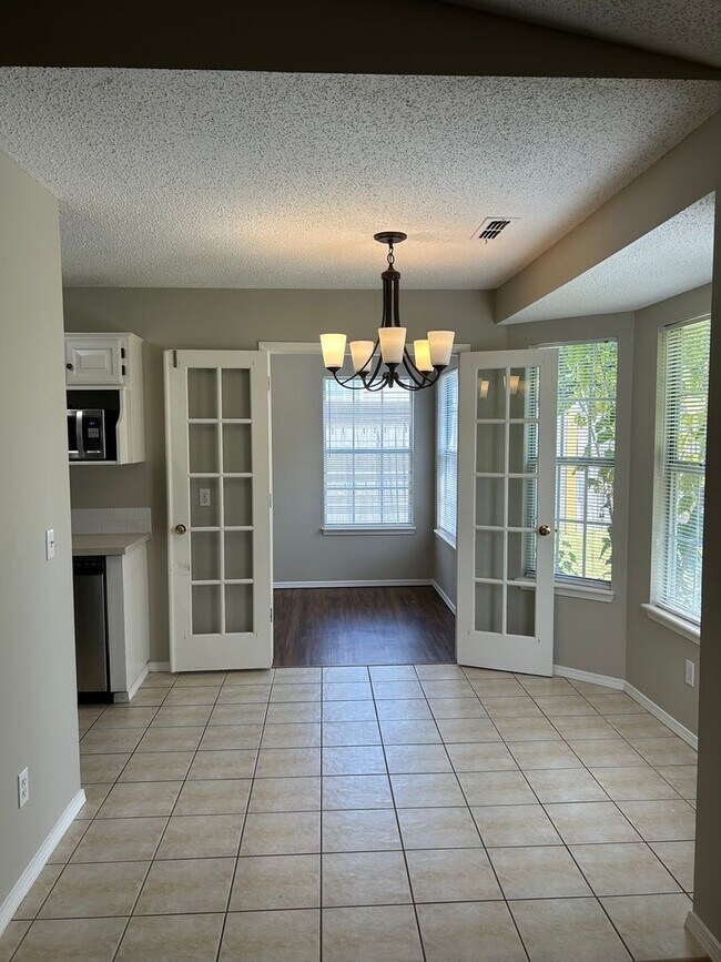 Foto del edificio - 1474 Timberline Dr