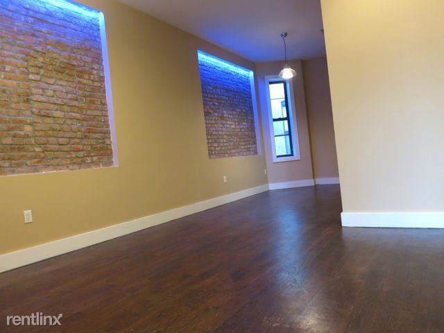 Building Photo - 898 Hart St