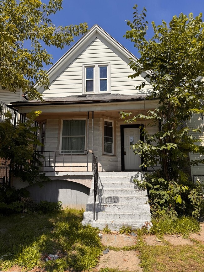 Building Photo - 2308 W Burnham St