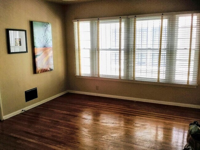 sala de estar - 3010 W Martin Luther King Jr Blvd