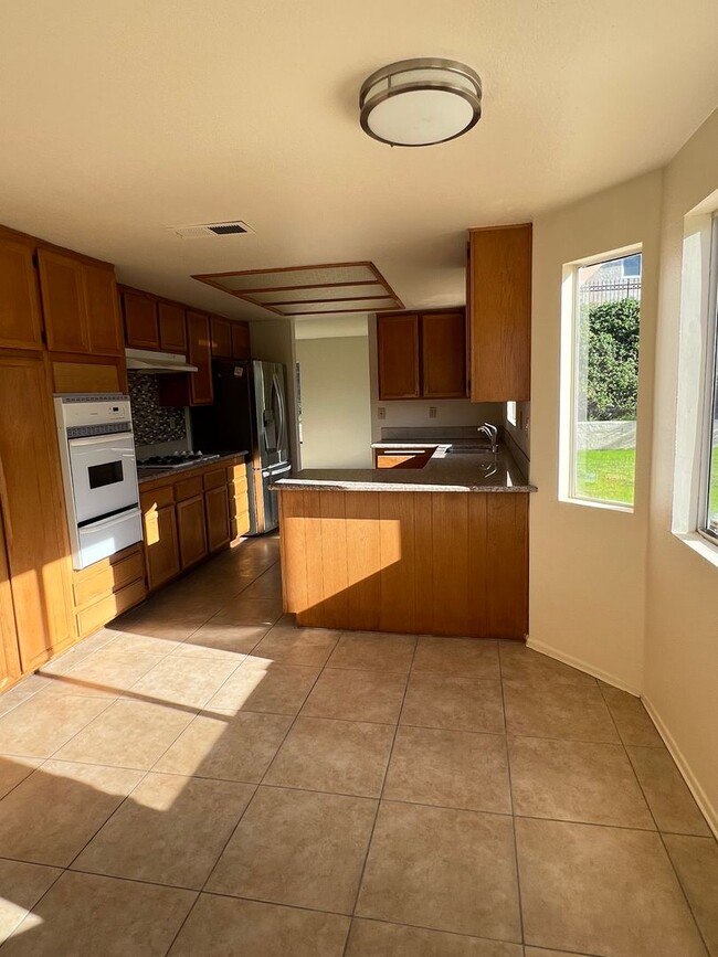 Building Photo - 23820 Goldrush Dr