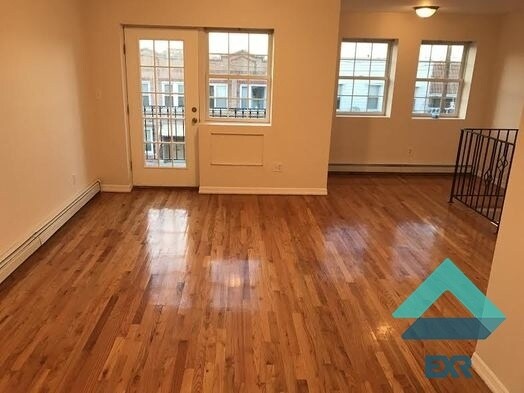 Foto del edificio - 6118 Bleecker St