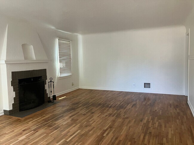 Foto del edificio - Charming Three Bedroom Home in Central Salem
