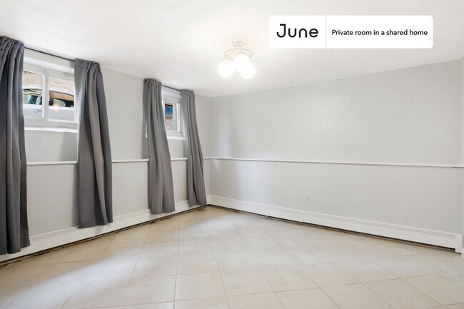 Building Photo - Room in Shared 6 bed/2 bath home
