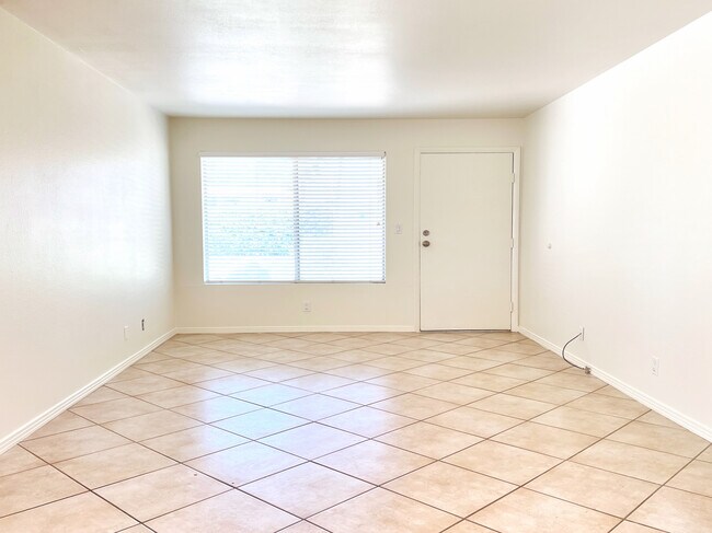 Foto del edificio - 64275 Spyglass Ave