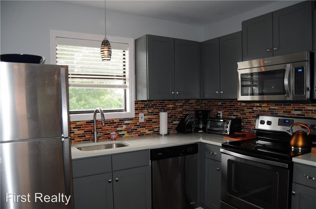 Primary Photo - 2 br, 2 bath Apartment - 123 N. Donahue Dr.