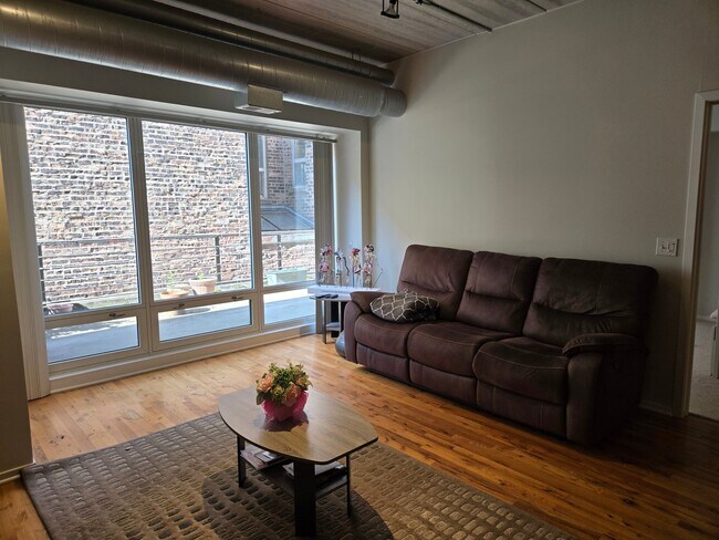 Foto del edificio - 1430 S Michigan Ave