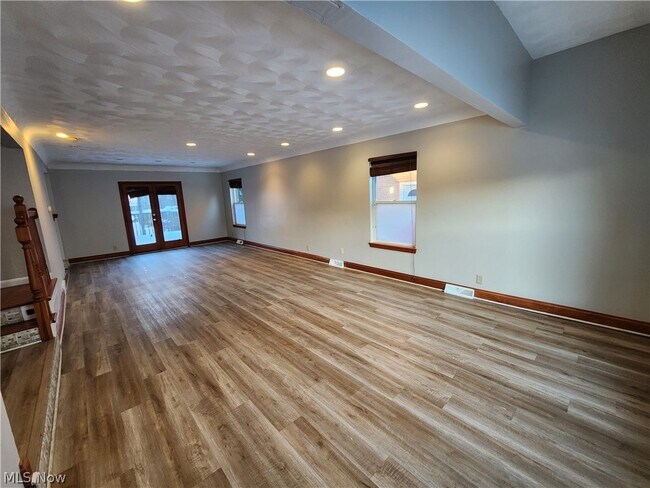 Foto del edificio - 2452 Bromley Rd