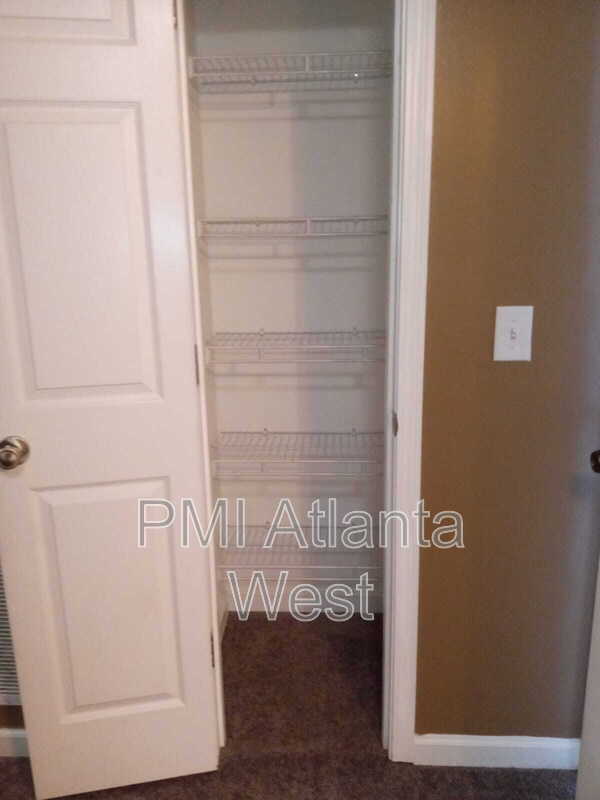 Foto del edificio - 16303 Waldrop Cove