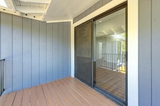 Building Photo - 23986 Oakmont Way