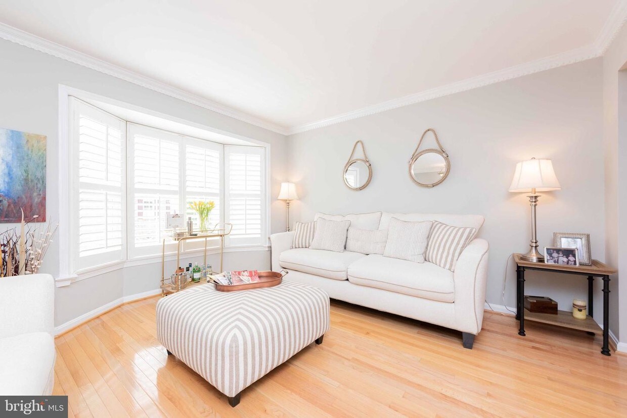 Primary Photo - 2036 Pieris Ct