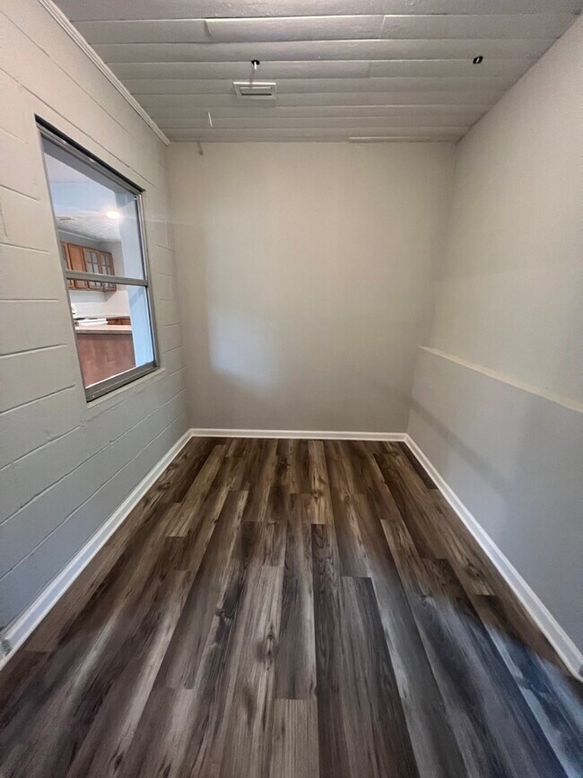 Building Photo - 3407 Rockwood Dr